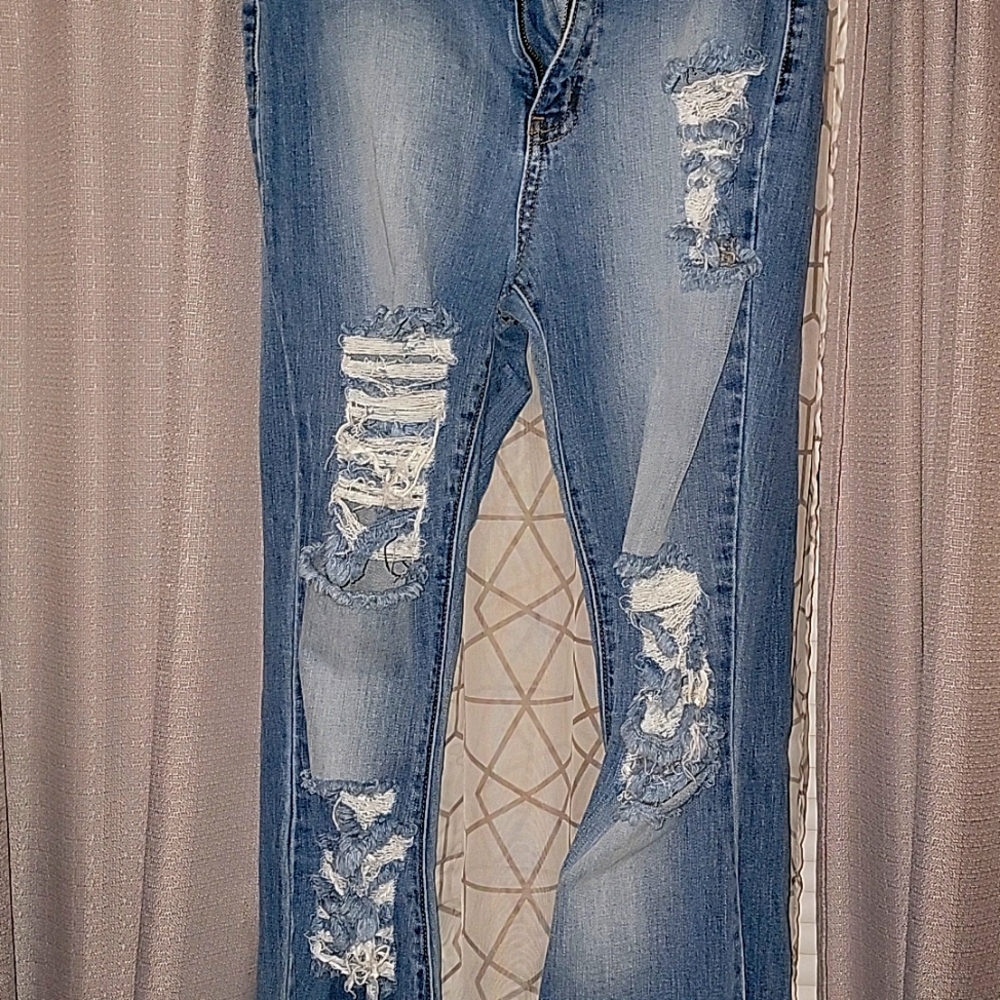 Womens Ripped Jeans. Fashion Nova Size 9